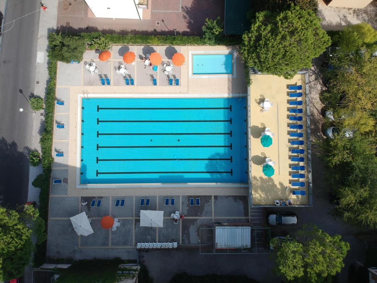 Condominio Res. Palace Μπιμπιόνε Εξωτερικό φωτογραφία