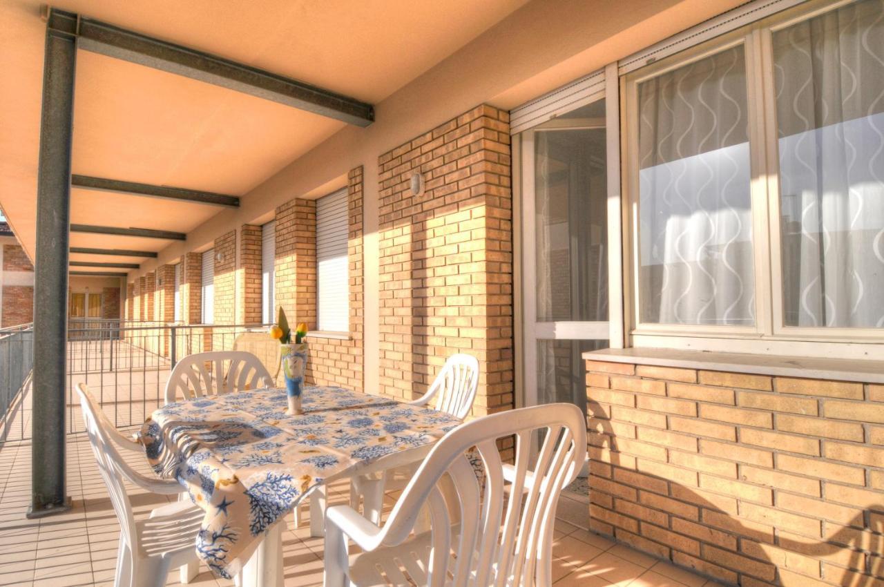 Condominio Res. Palace Μπιμπιόνε Εξωτερικό φωτογραφία