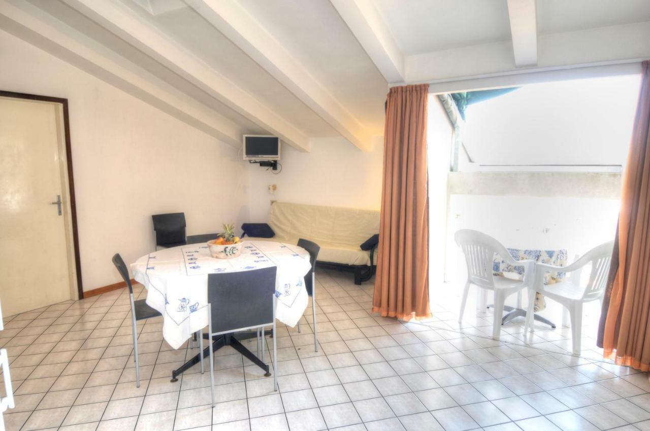 Condominio Res. Palace Μπιμπιόνε Εξωτερικό φωτογραφία